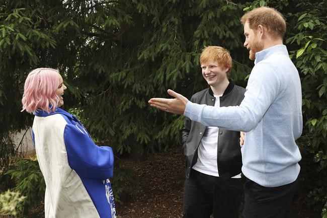 Prince Harry pays surprise visit to London charity event | iNFOnews.ca