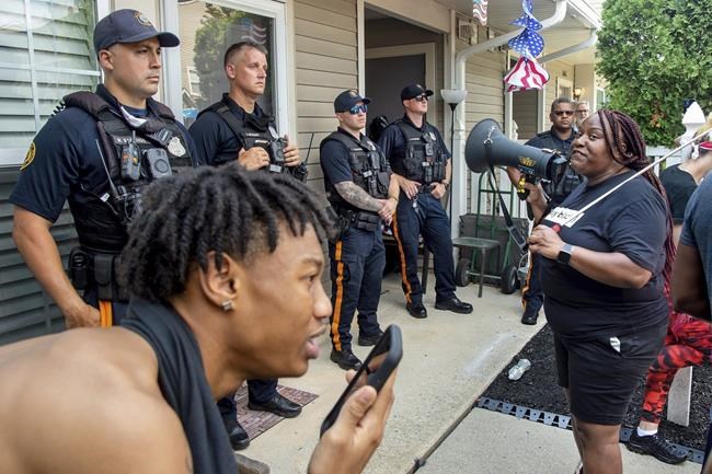 Police: 2 neighbors reported white man for racist harassment | iNFOnews.ca Police: 2 neighbors reported white man for racist harassment | iNFOnews.ca