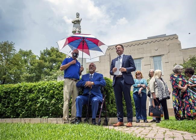 Confederate monument removed from city hall in Louisiana | iNFOnews.ca
