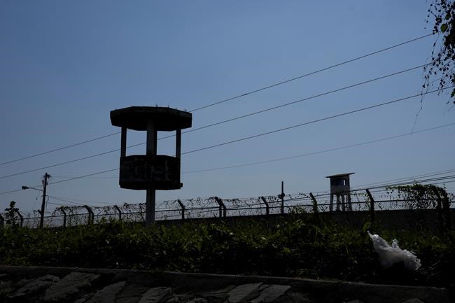 Ecuador president decrees emergency in prisons after clashes | iNFOnews.ca