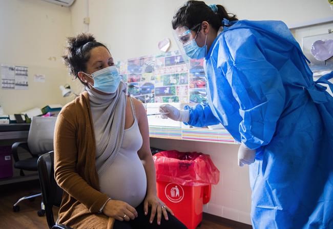Obstetrician groups recommend COVID vaccine during pregnancy | iNFOnews.ca