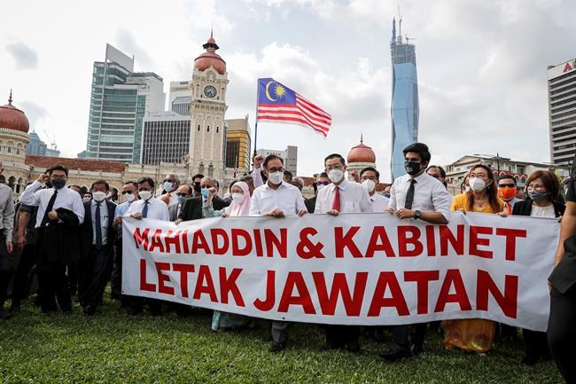 Malaysian PM refuses to resign, delays vote by a month | iNFOnews.ca Malaysian PM refuses to resign, delays vote by a month | iNFOnews.ca