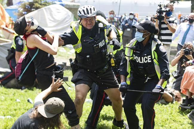 Toronto, Vancouver Island protests shine spotlight on media access | iNFOnews.ca