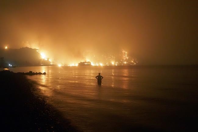 UN report 'must sound death knell' for fossil fuels as Canada faces climate urgency | iNFOnews.ca CP1162641958