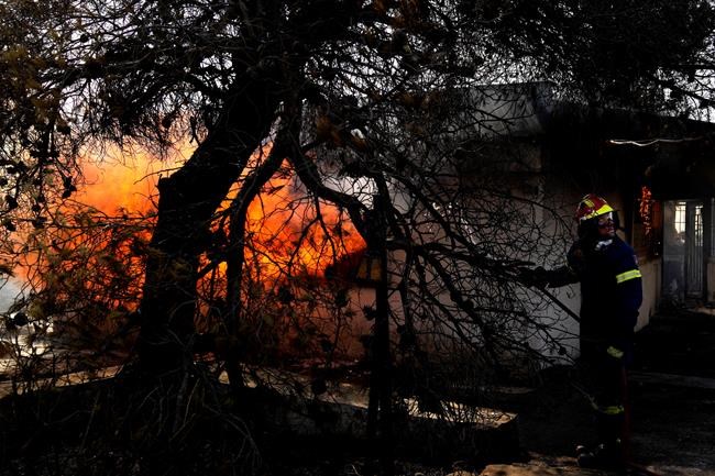 Greek wildfires: Major blaze on the wane, but not controlled | iNFOnews.ca