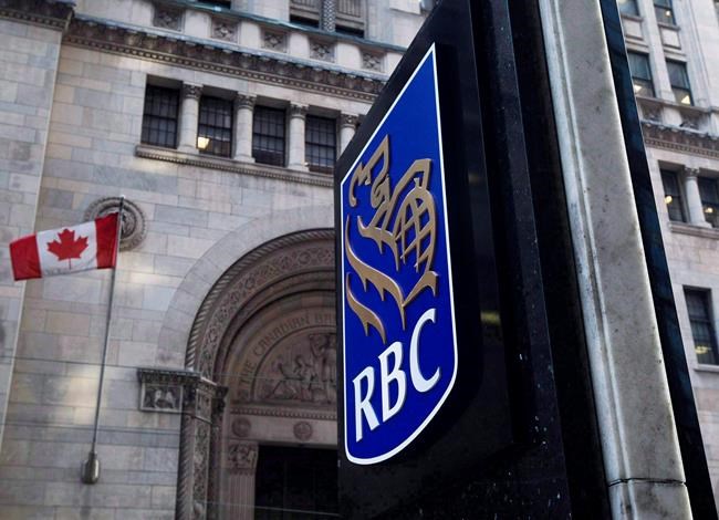 Canadian banks to require employees working in its offices to be fully vaccinated | iNFOnews.ca