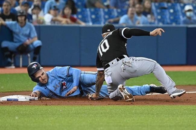 Valera scores on wild pitch in the eighth inning as Blue Jays edge White Sox 2-1 | iNFOnews.ca Valera scores on wild pitch in the eighth inning as Blue Jays edge White Sox 2-1 | iNFOnews.ca