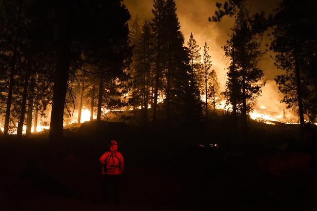 High winds threaten to whip up flames approaching Lake Tahoe | iNFOnews.ca