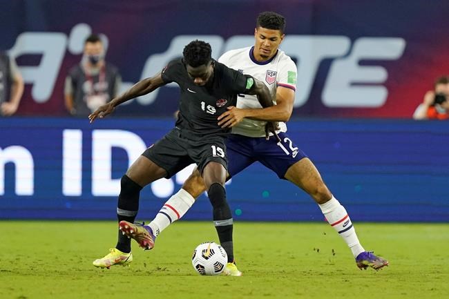 Alphonso Davies injury considered minor, Canadian star returns to training with club | iNFOnews.ca