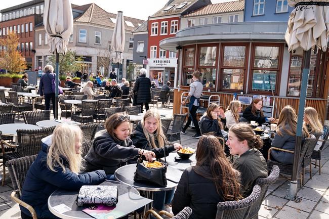 Citing high shot rates, Danes end COVID-19 restriction | iNFOnews.ca
