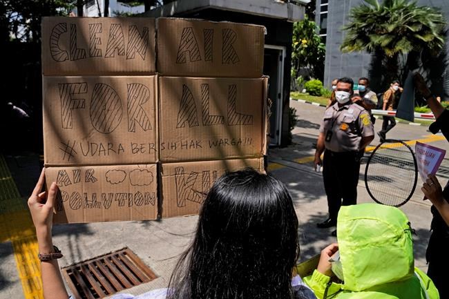 Indonesian court rules president negligent over pollution | iNFOnews.ca Indonesian court rules president negligent over pollution | iNFOnews.ca