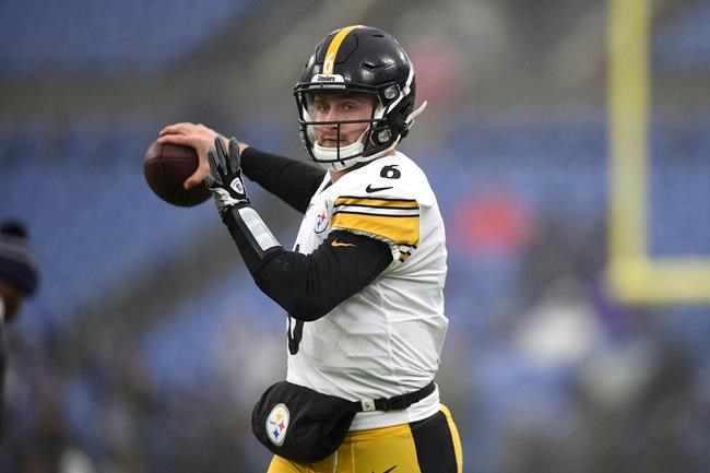 Struggling Redblacks sign former NFL QB Devlin Hodges to three-year contract | iNFOnews.ca