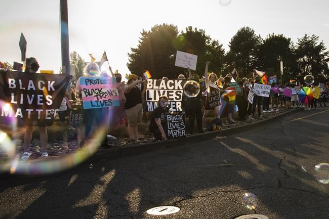 Oregon school board ban on anti-racist, LGBT signs draws ire | iNFOnews.ca