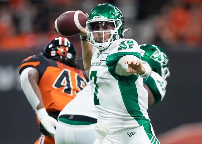 Dramatic last-minute TD gives Roughriders 31-24 victory over B.C. Lions | iNFOnews.ca