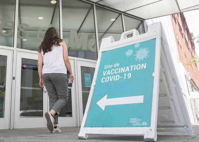 Tensions high between vaccinated and unvaccinated in Canada, poll suggests | iNFOnews.ca CP2025400578