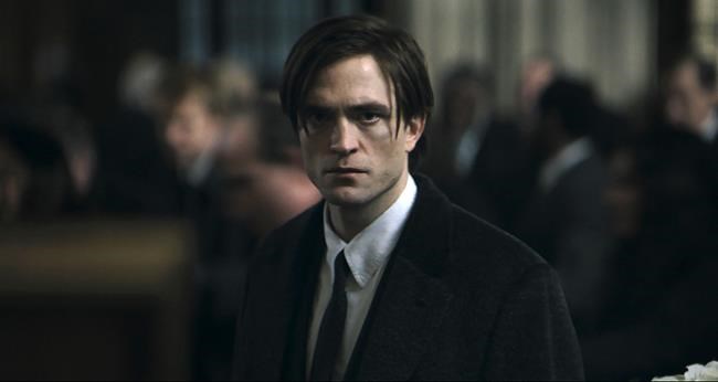 'The Batman' trailer unveils Pattinson in dark, violent turn | iNFOnews.ca