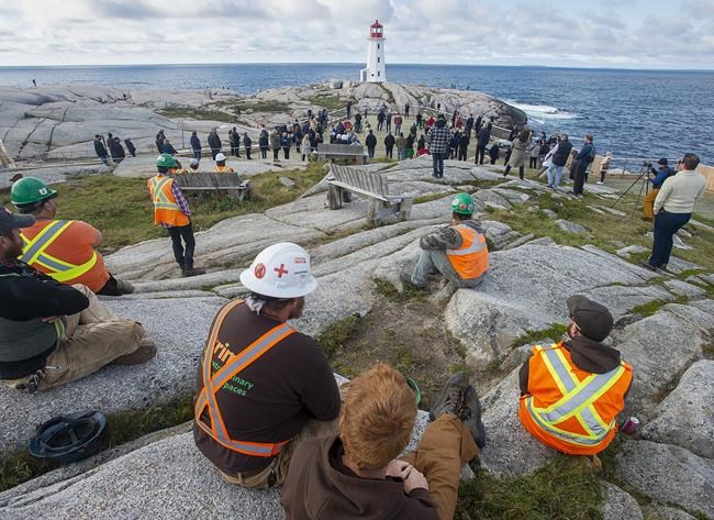 Viewing platform opens at Peggy's Cove in Nova Scotia with eye to improving safety | iNFOnews.ca