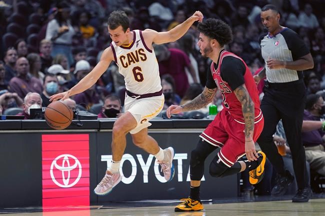 Canada's Kevin Pangos finally arrives in the NBA after circuitous six-year route | iNFOnews.ca
