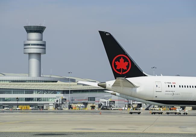 Air Canada suspends more than 800 unvaccinated workers under new federal rules | iNFOnews.ca Air Canada suspends more than 800 unvaccinated workers under new federal rules | iNFOnews.ca