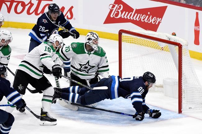 Returning Scheifele scores shootout winner for Winnipeg Jets in 4-3 win over Stars | iNFOnews.ca Returning Scheifele scores shootout winner for Winnipeg Jets in 4-3 win over Stars | iNFOnews.ca