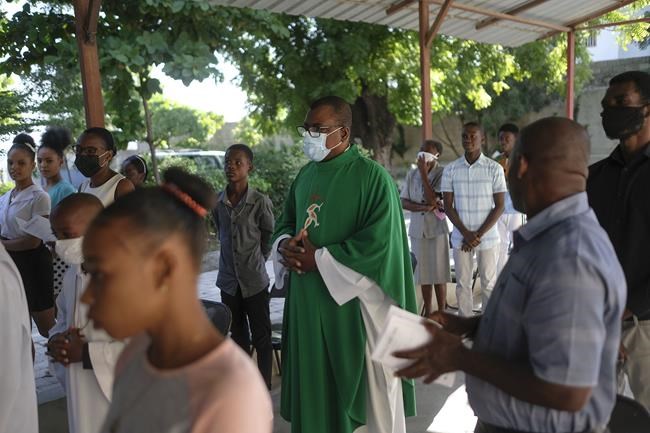 Haiti priest recounts abduction by gang holding missionaries | iNFOnews.ca Haiti priest recounts abduction by gang holding missionaries | iNFOnews.ca