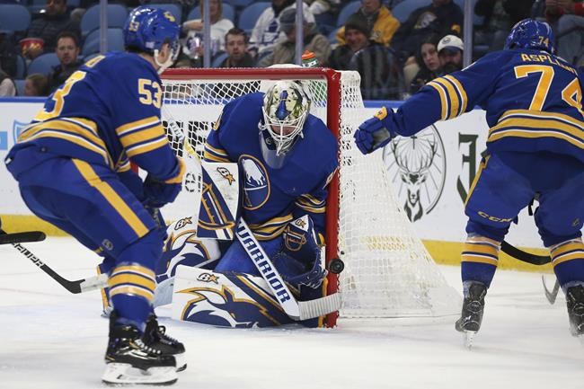 Rielly's late goal lifts Maple Leafs to 5-4 win over Sabres | iNFOnews.ca Rielly's late goal lifts Maple Leafs to 5-4 win over Sabres | iNFOnews.ca