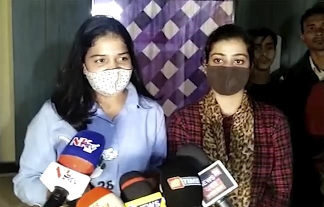 Indian reporters accused of sparking tensions granted bail | iNFOnews.ca Indian reporters accused of sparking tensions granted bail | iNFOnews.ca