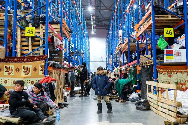 Belarus says it has helped more than 100 migrants leave | iNFOnews.ca