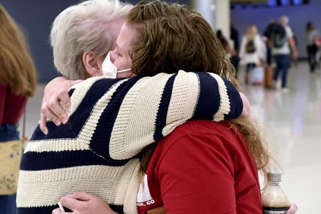 Families struggle with how to hold 2nd pandemic Thanksgiving | iNFOnews.ca
