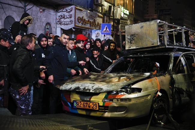 Israeli army: Two Israelis drove into Ramallah, car torched | iNFOnews.ca Israeli army: Two Israelis drove into Ramallah, car torched | iNFOnews.ca