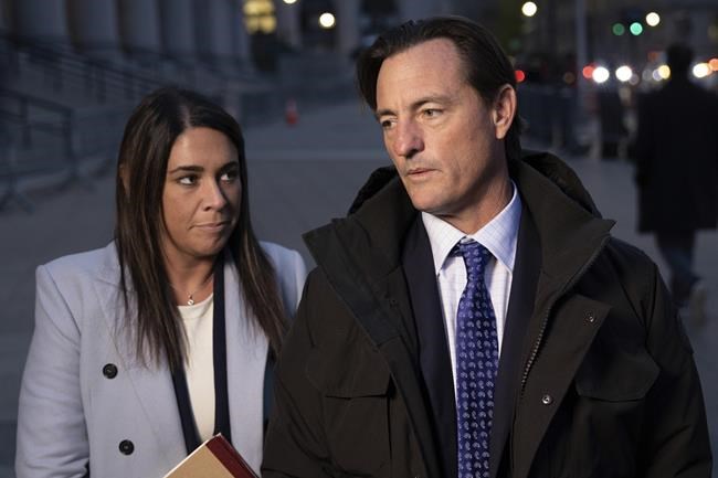 Ex-Epstein staffer testifies teen accusers visited mansion | iNFOnews.ca