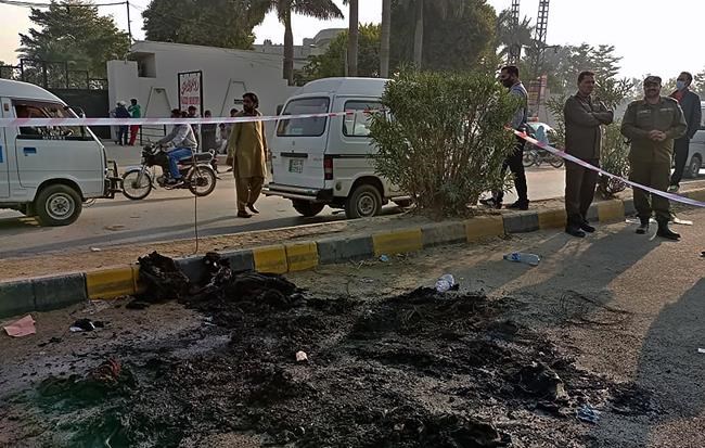 Pakistan police: Mob kills Sri Lankan over alleged blasphemy | iNFOnews.ca CP1167050518