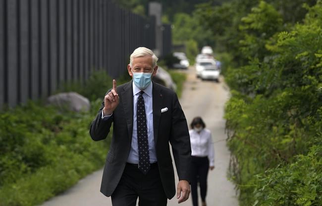 Canadian ambassador to China Dominic Barton tenders resignation | iNFOnews.ca Canadian ambassador to China Dominic Barton tenders resignation | iNFOnews.ca