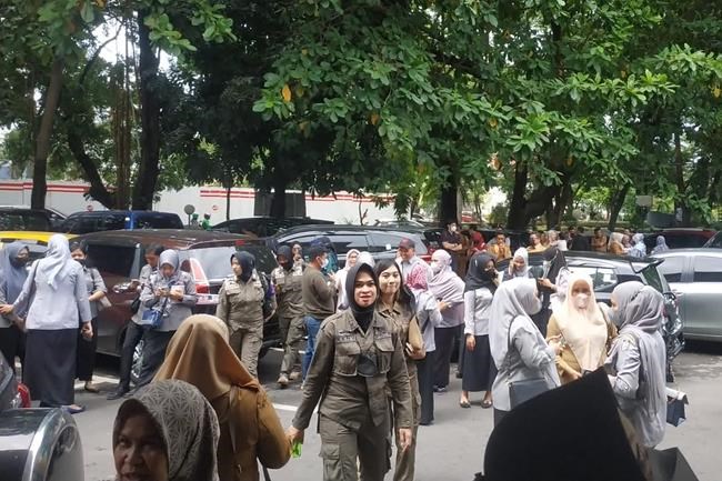 Indonesia lifts tsunami alert after powerful undersea quake | iNFOnews.ca