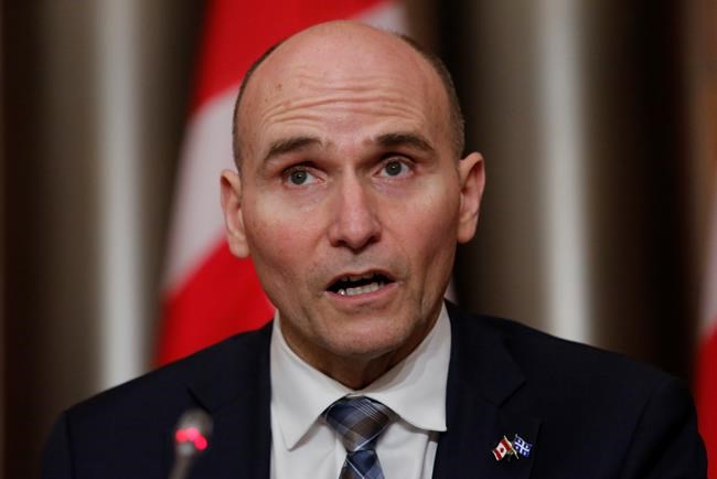 Ottawa advises against international travel as provinces prepare to fight Omicron | iNFOnews.ca CP287580416