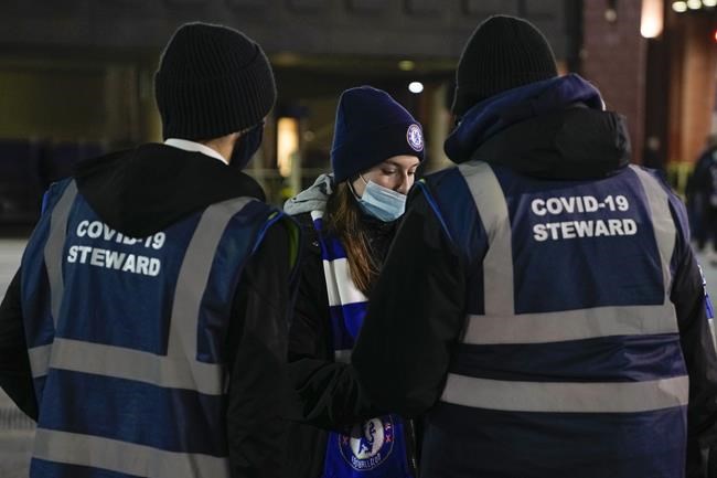 EPL plays on, urging 16% of players unvaccinated get jabbed | iNFOnews.ca