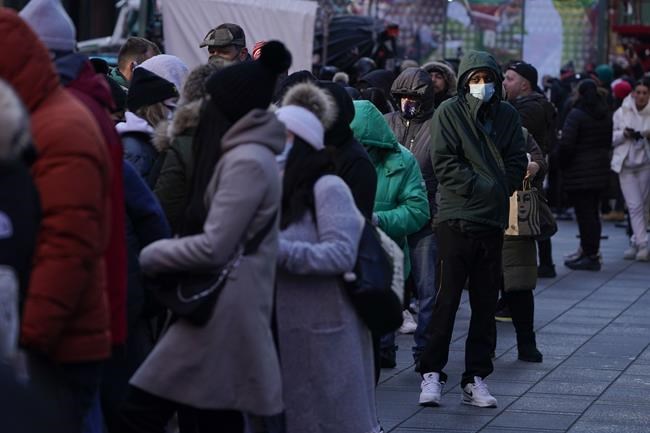 Virus fears widen as omicron variant takes hold across US | iNFOnews.ca