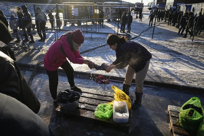 Medical relief teams leave Poland without reaching migrants | iNFOnews.ca CP1096827947