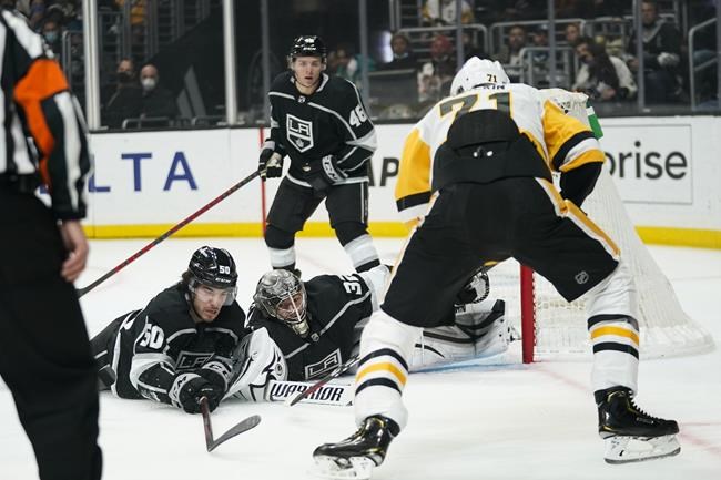 Kings use three-goal flurry in third to bury Penguins 6-2 | iNFOnews.ca