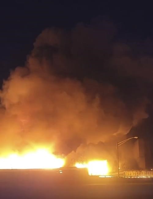 Fire erupts near chemical plant; residents told to stay away | iNFOnews.ca Fire erupts near chemical plant; residents told to stay away | iNFOnews.ca