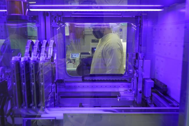 Expect more worrisome variants after omicron, scientists say | iNFOnews.ca