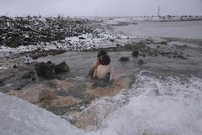 Impoverished Lebanese, Syrians struggle to survive cold | iNFOnews.ca
