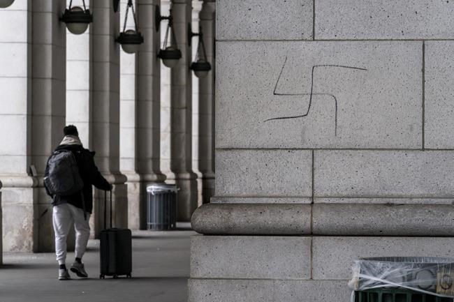 Swastikas scrawled on Union Station in Washington | iNFOnews.ca Swastikas scrawled on Union Station in Washington | iNFOnews.ca