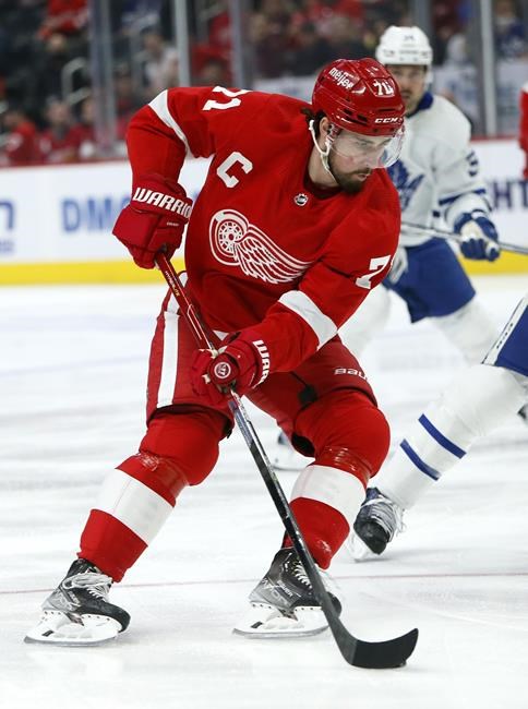 Bunting nets hat trick, Leafs rally in 3rd to beat Red Wings | iNFOnews.ca