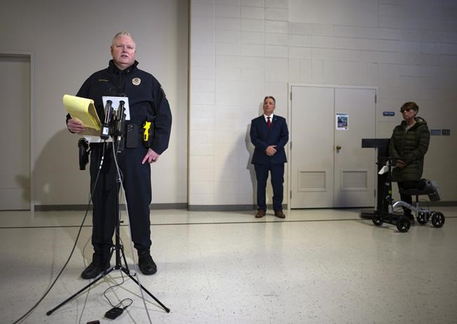 Police: 2 students shot, 1 fatally, outside Minnesota school | iNFOnews.ca Police: 2 students shot, 1 fatally, outside Minnesota school | iNFOnews.ca
