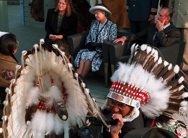 Queen balances personal with symbolic, creating an unmatched legacy in Canada | iNFOnews.ca