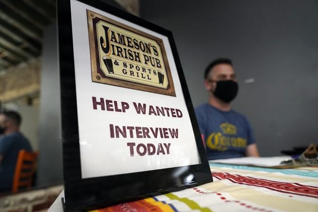 US economy defies omicron and adds 467,000 jobs in January | iNFOnews.ca CP1156525793