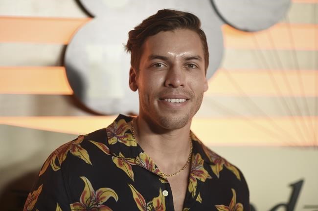 Bieber wows A-list crowd at pre-Super Bowl 'Homecoming' | iNFOnews.ca