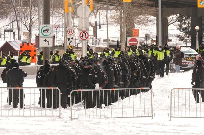 Police arrest at least 100 in sweeping operation to dismantle Ottawa protest | iNFOnews.ca