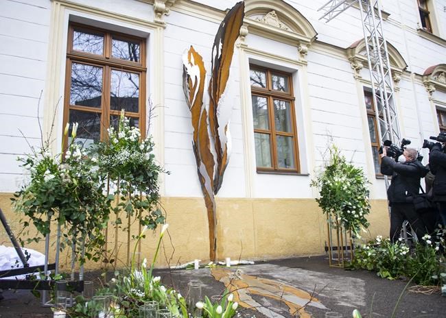 Slovaks unveil monument to slain journalist and his fiancee | iNFOnews.ca Slovaks unveil monument to slain journalist and his fiancee | iNFOnews.ca
